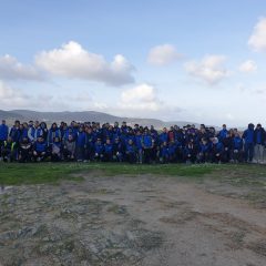 Los estudiantes del CPR Afundación A Coruña retiran 565 kilos de basura de las playas de Baldaio y Razo